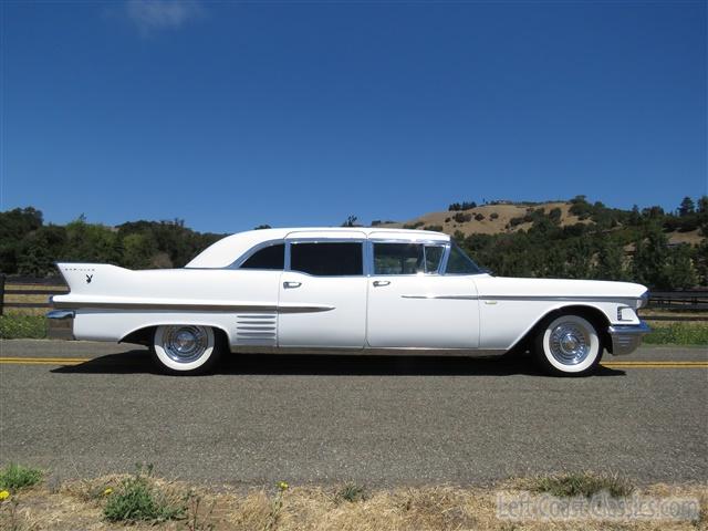 1958-cadillac-series-75-fleetwood-350.jpg