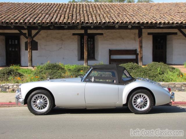 1959-mga-roadster-041.jpg