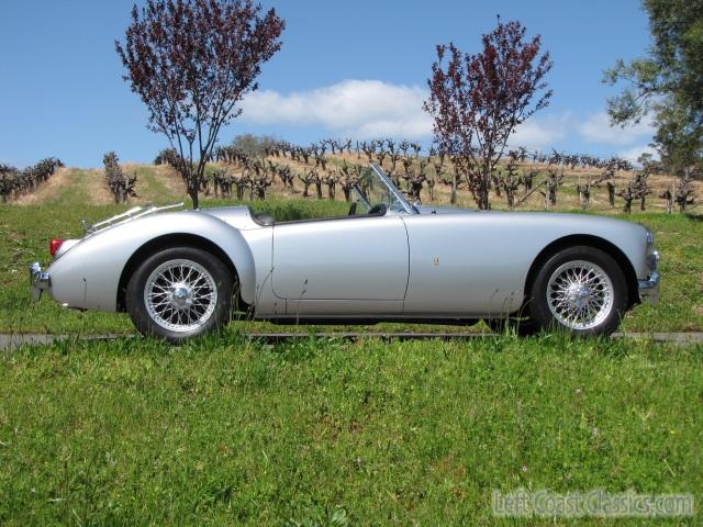 1959-mga-roadster-056.jpg