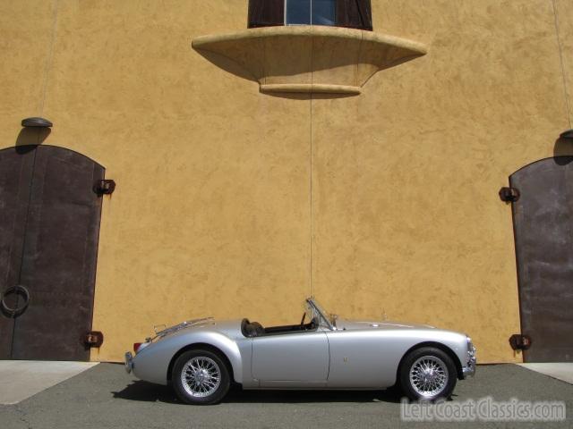 1959-mga-roadster-062.jpg