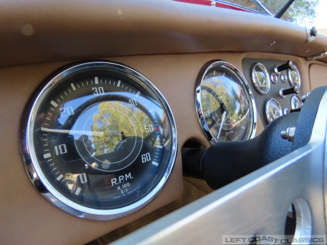 1960-triumph-tr3-122.jpg