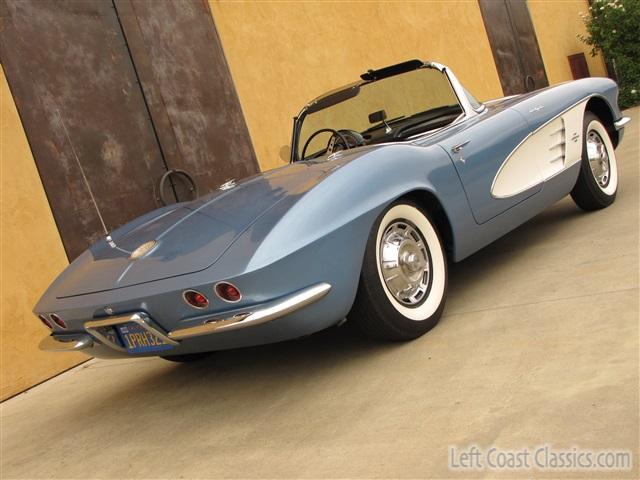 1961-corvette-convertible-019.jpg