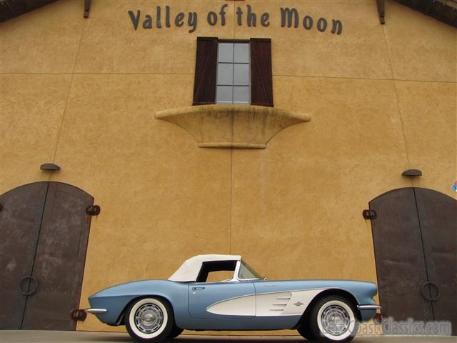 1961-corvette-convertible-023.jpg