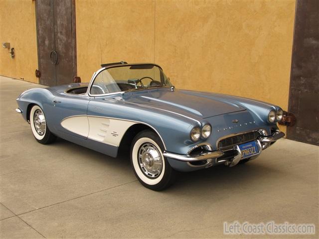 1961-corvette-convertible-033.jpg