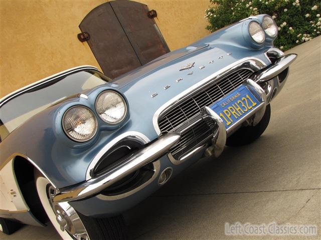 1961-corvette-convertible-043.jpg