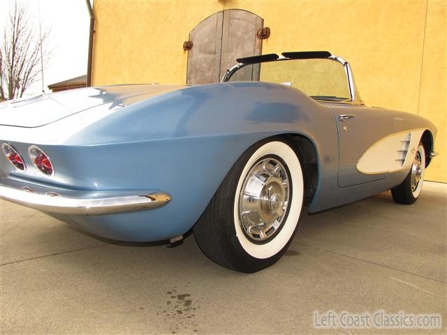 1961-corvette-convertible-051.jpg