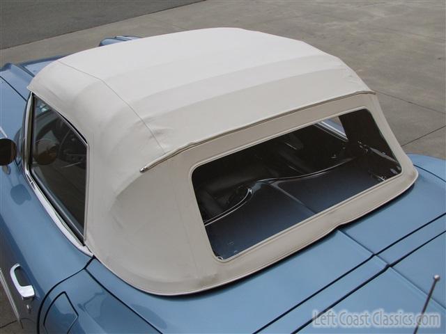 1961-corvette-convertible-073.jpg