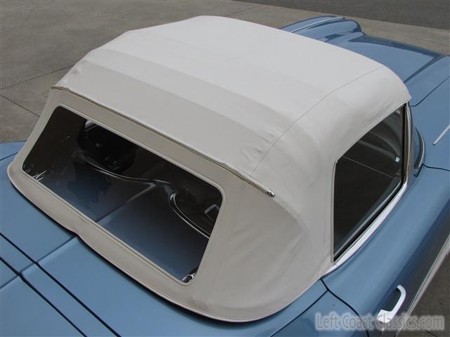 1961-corvette-convertible-074.jpg