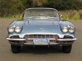 1961-corvette-convertible-007