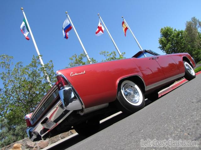 1961-lincoln-continental-convertible-516.jpg