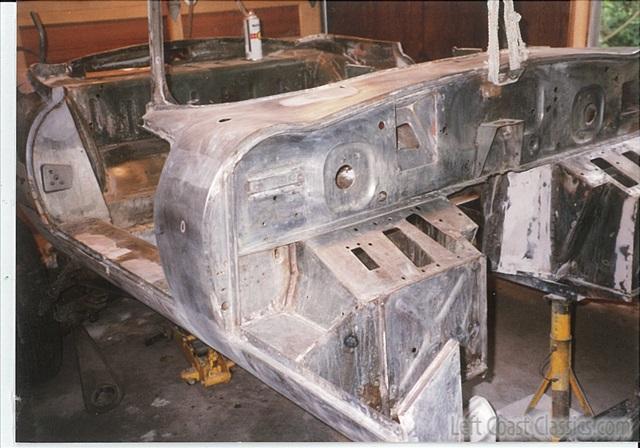 1962-jaguar-xke-restoration-007.jpg