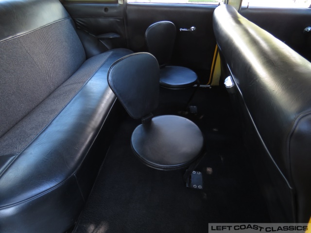 1965-checker-marathon-taxi-126.jpg