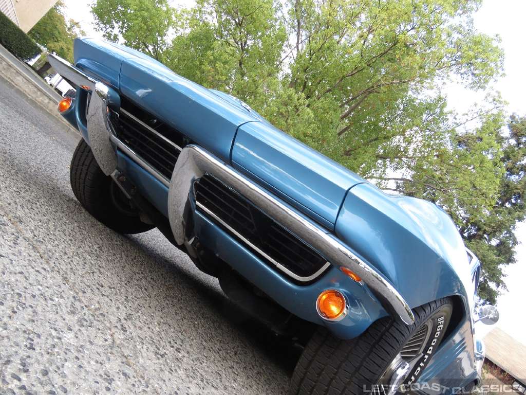 1965-chevy-corvette-c2-034.jpg