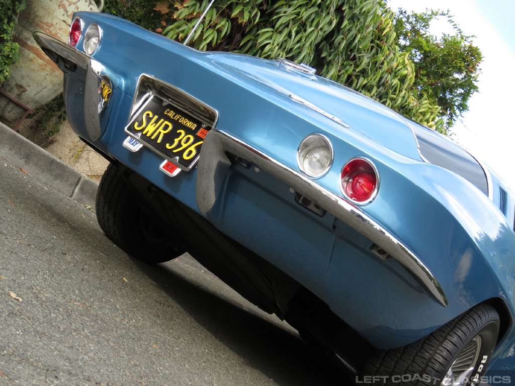 1965-chevy-corvette-c2-039.jpg
