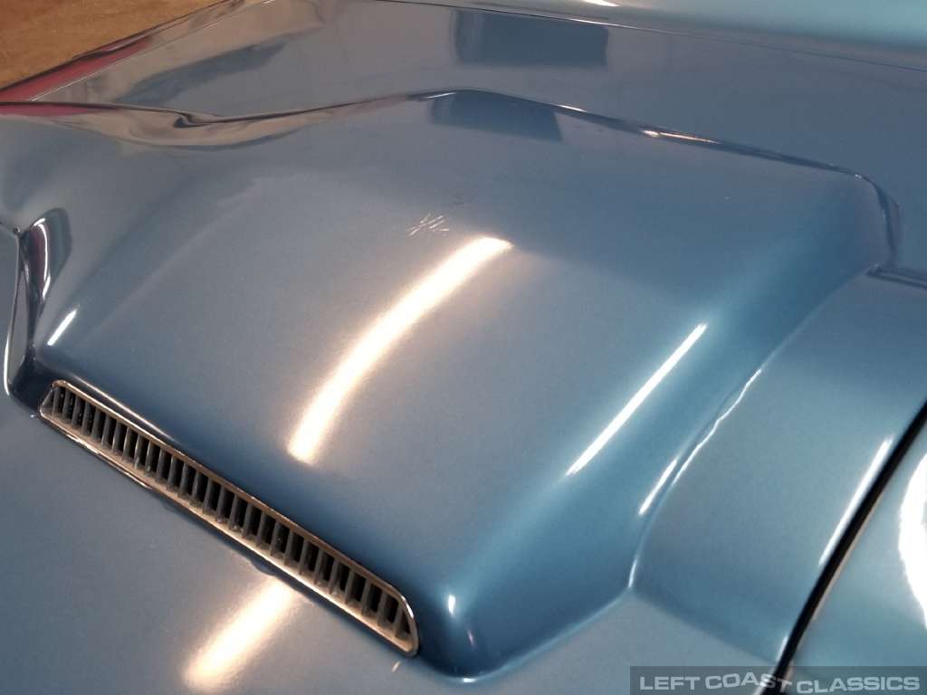 1965-chevy-corvette-c2-057.jpg