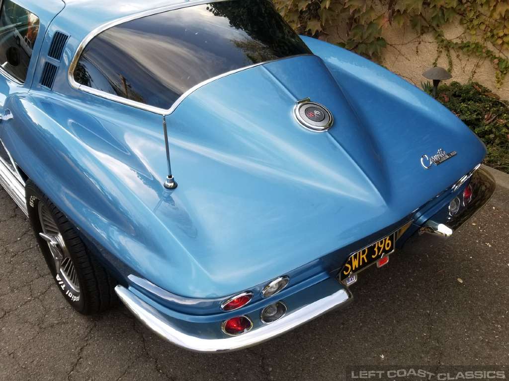 1965-chevy-corvette-c2-064.jpg