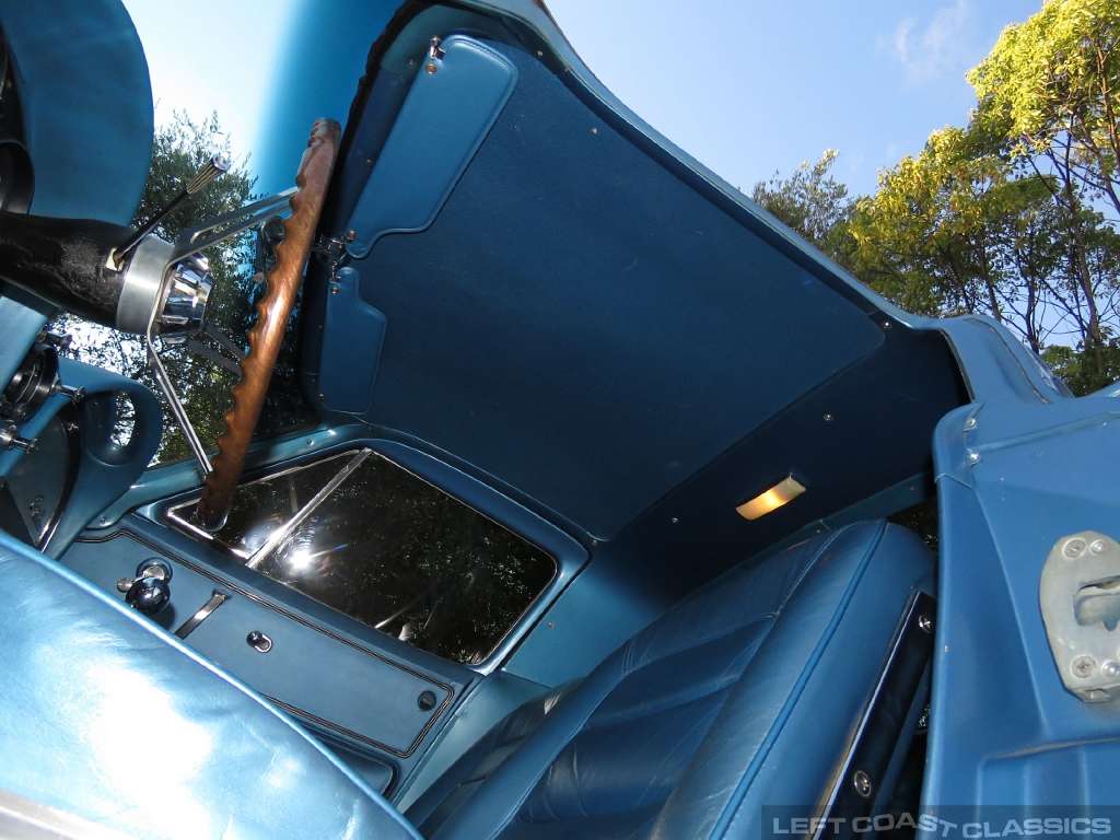 1965-chevy-corvette-c2-106.jpg