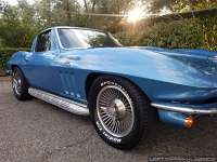 1965-chevy-corvette-c2-046