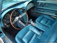 1965-chevy-corvette-c2-077