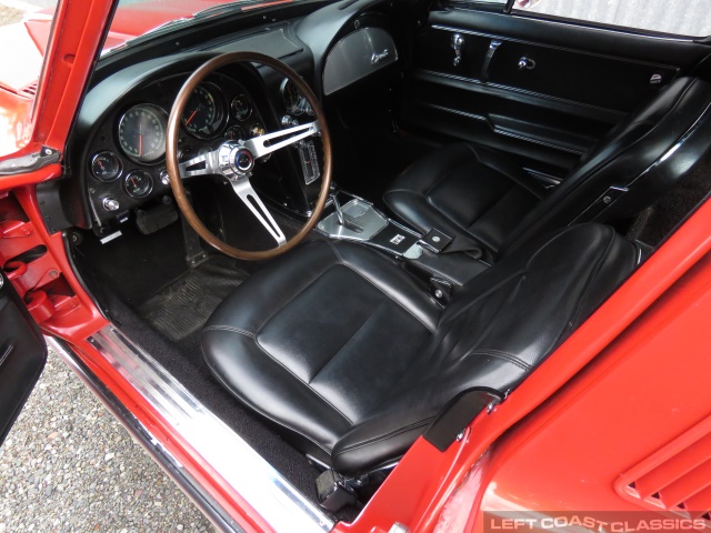 1965-corvette-stingray-070.jpg