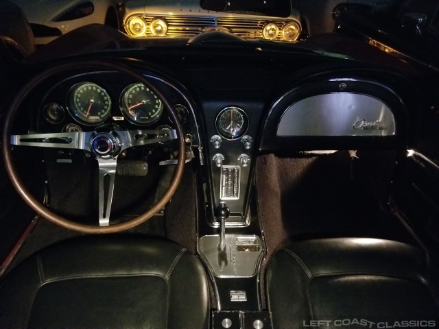 1965-corvette-stingray-103.jpg