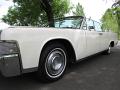1965-lincoln-continental-convertible-025