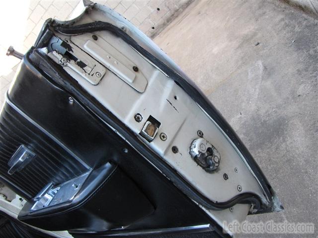 1965-lincoln-continental-convertible-075.jpg