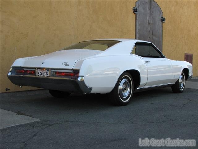 1966-buick-riviera-023.jpg