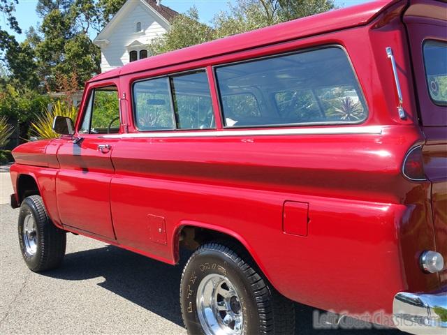 1966-chevrolet-suburban-4x4-044.jpg