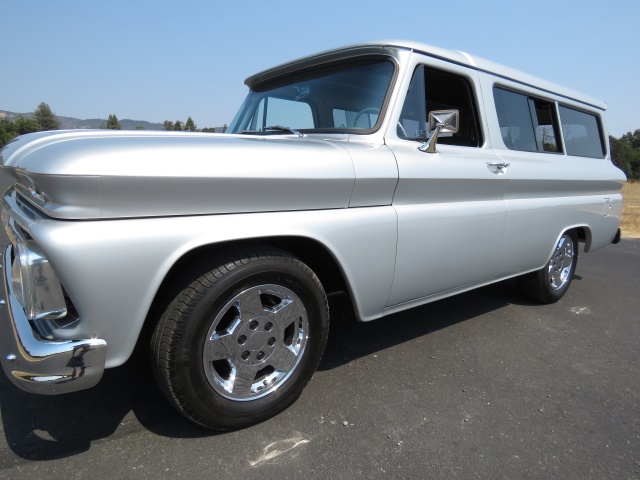 1966-chevrolet-suburban-072.jpg