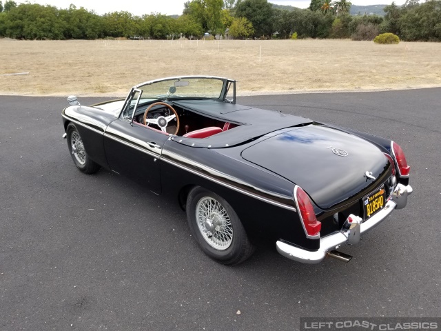 1966-mgb-roadster-014.jpg