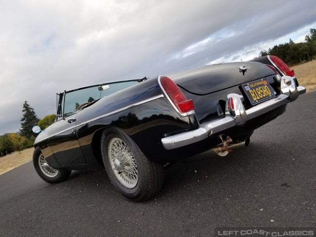 1966-mgb-roadster-016.jpg