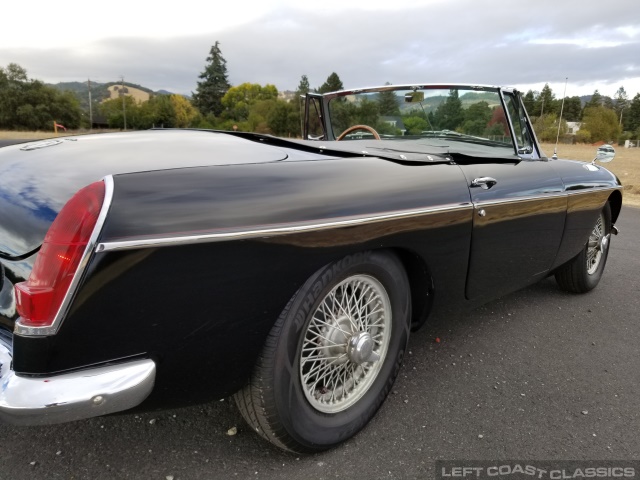 1966-mgb-roadster-073.jpg