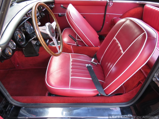 1966-mgb-roadster-106.jpg