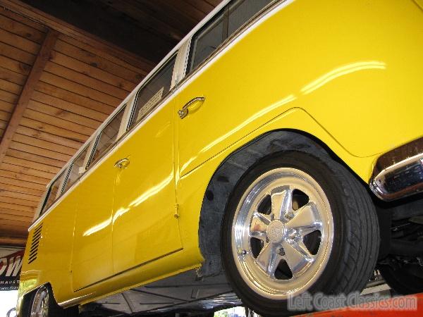 1966-vw-21-window-bus-036.jpg
