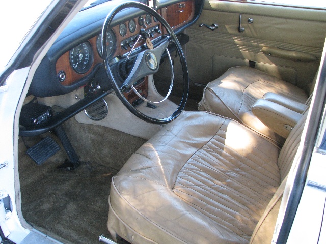 1967 Jaguar 420 Saloon Interior