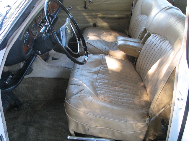 1967 Jaguar 420 Saloon Interior