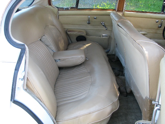 1967 Jaguar 420 Saloon Interior