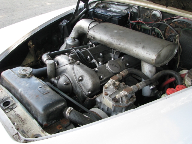 1967 Jaguar 420 Saloon Engine