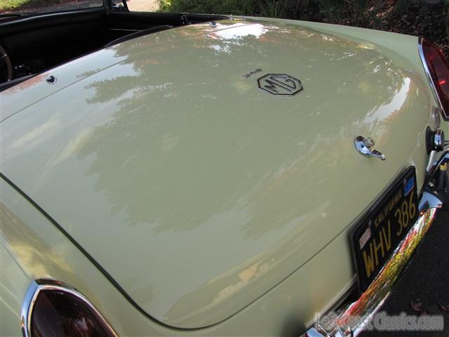 1968-mgb-roadster-078.jpg