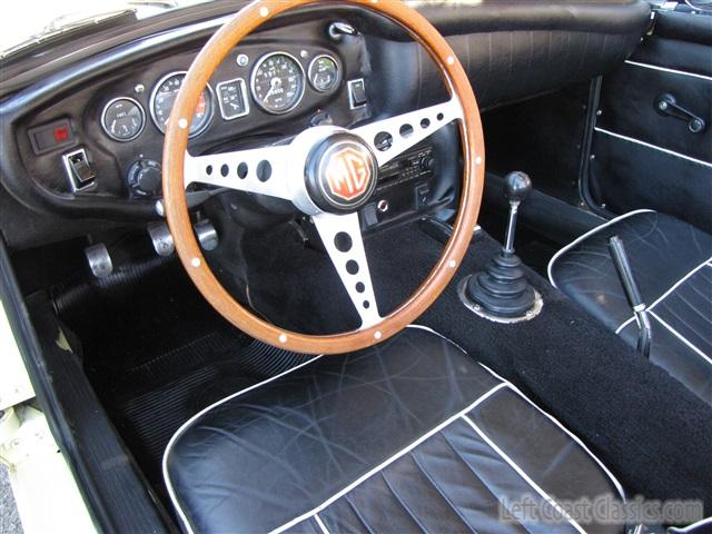 1968-mgb-roadster-091.jpg