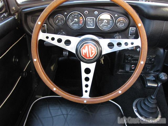 1968-mgb-roadster-095.jpg