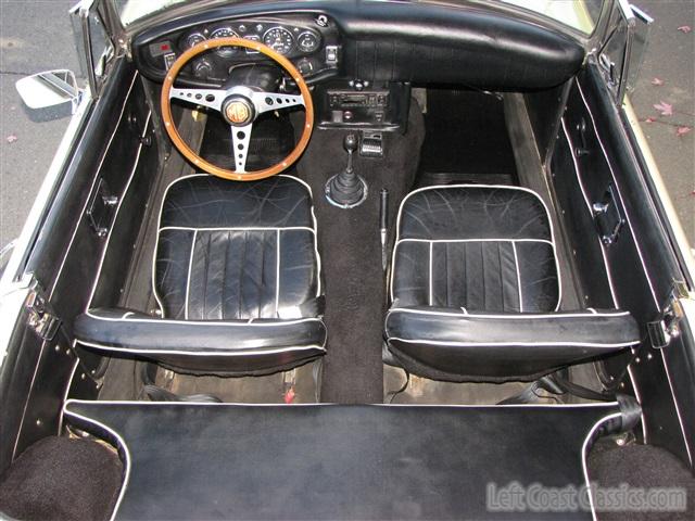 1968-mgb-roadster-104.jpg