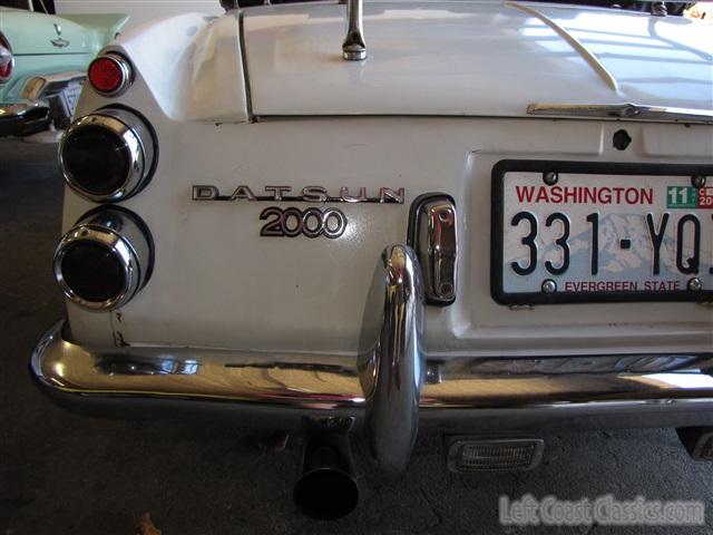 1969-datsun-2000-roadster-041.jpg