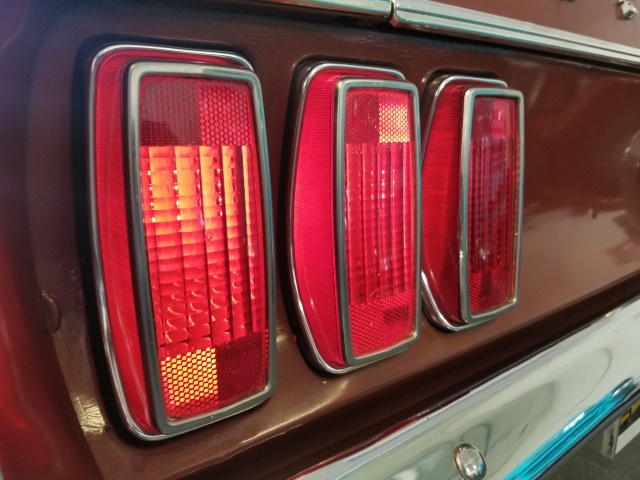1969-ford-mustang-convertible-090.jpg