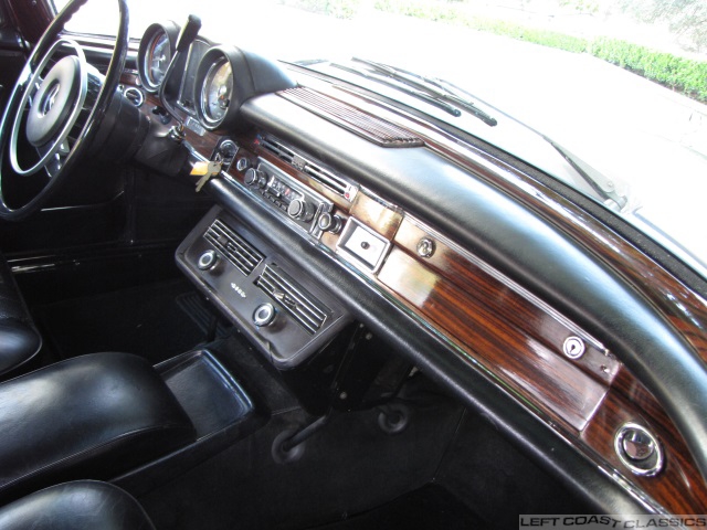 1969-mercedes-280se-cabriolet-148.jpg