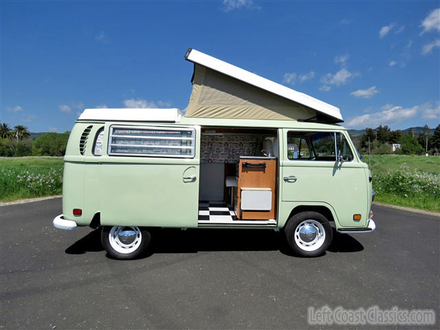 1969 Volkswagen Westfalia Camper Bus 