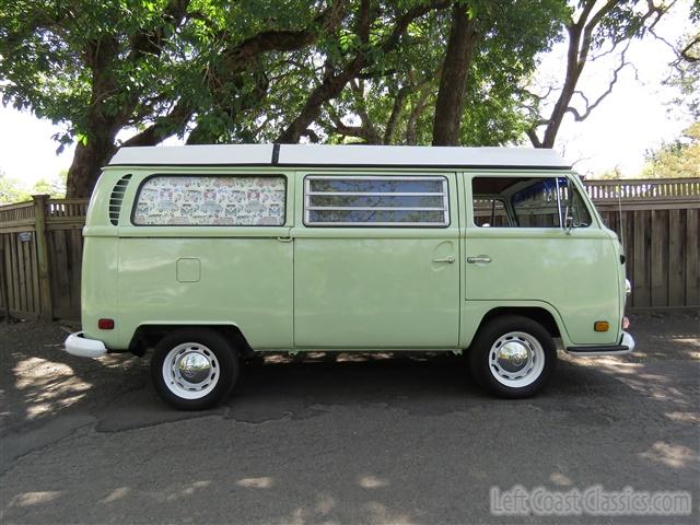 1969-volkswagen-westfalia-camper-039.jpg