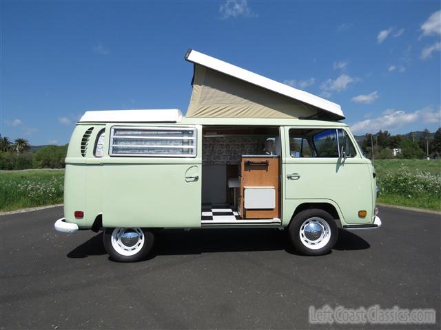 1969-volkswagen-westfalia-camper-041.jpg