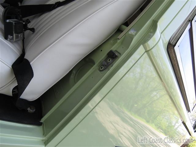 1969-volkswagen-westfalia-camper-083.jpg